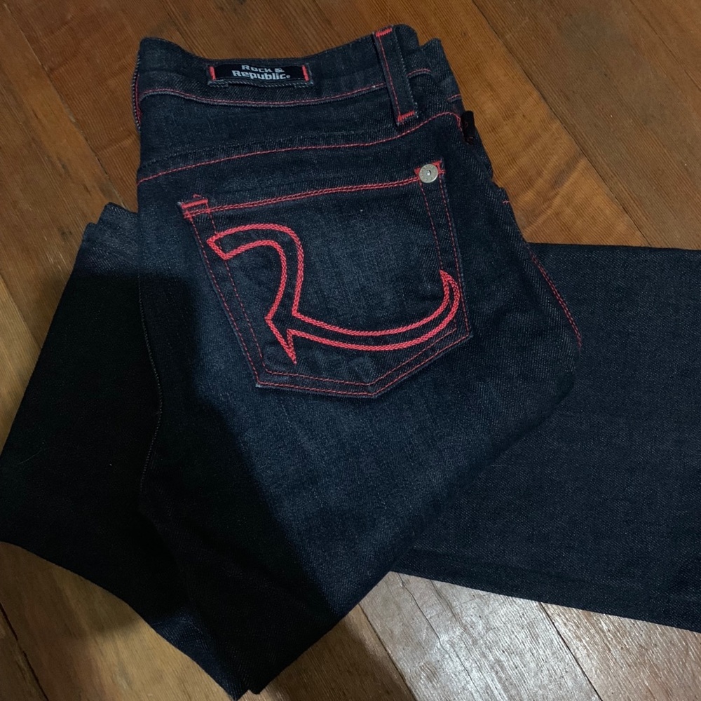 Rock & Republic Jeans with Pink stitching. Size 25